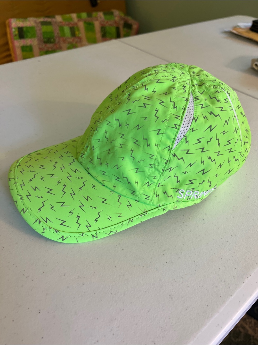Sprints Neon Flash reflective green kids hat